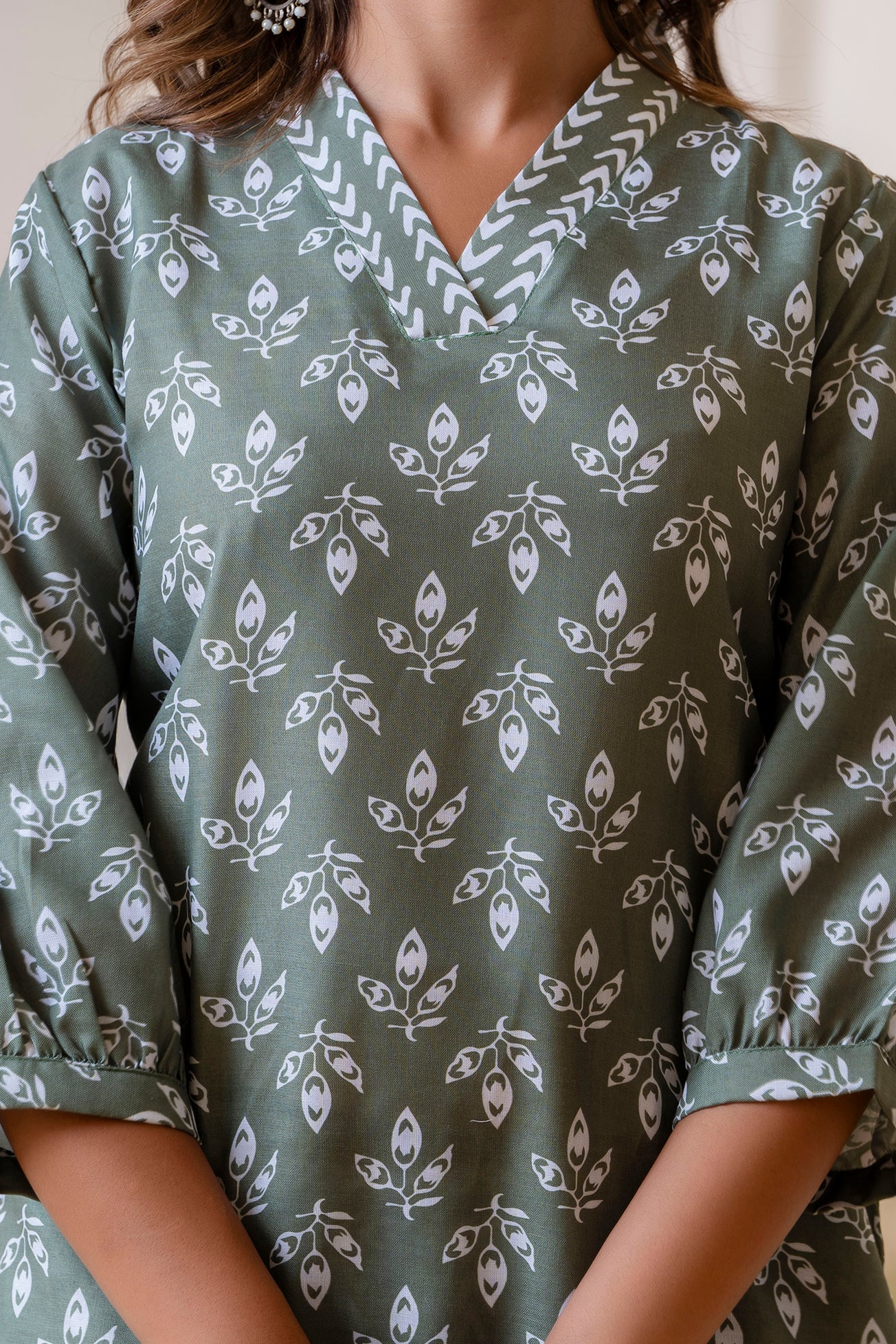 TARSHIKA GREEN FLORAL COTTON BLEND KURTA WITH AFGHANI PANT SET