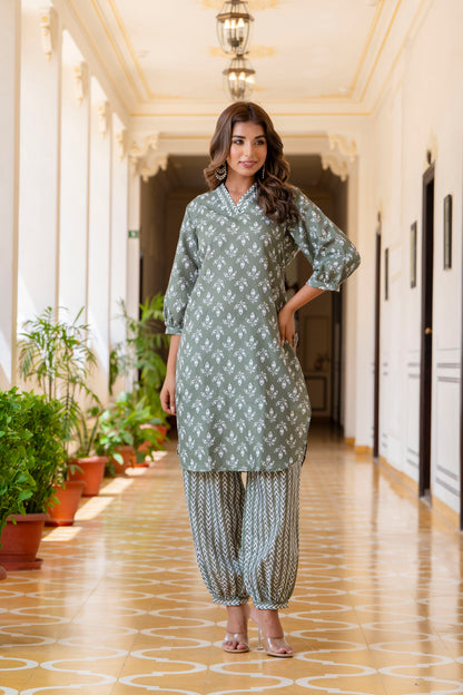 TARSHIKA GREEN FLORAL COTTON BLEND KURTA WITH AFGHANI PANT SET