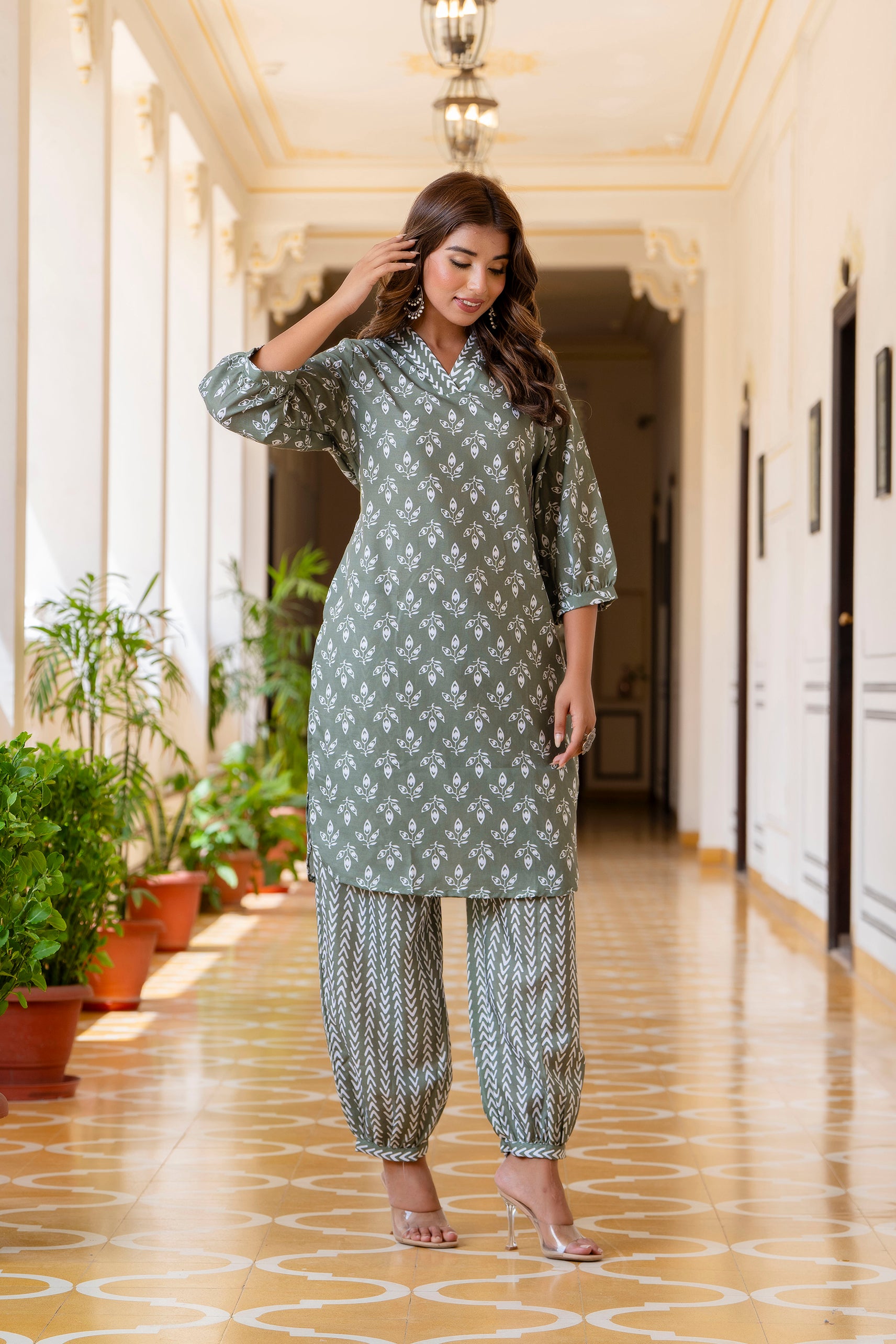 TARSHIKA GREEN FLORAL COTTON BLEND KURTA WITH AFGHANI PANT SET