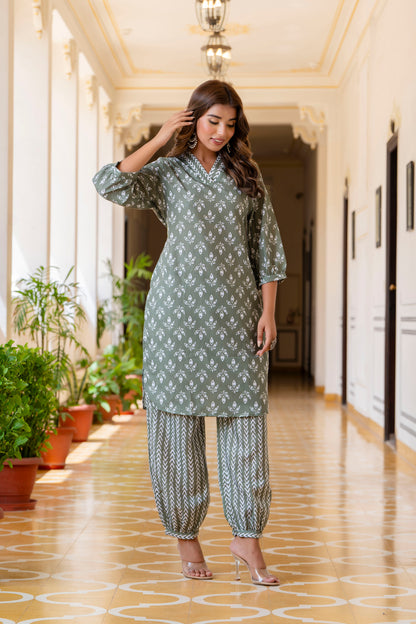 TARSHIKA GREEN FLORAL COTTON BLEND KURTA WITH AFGHANI PANT SET