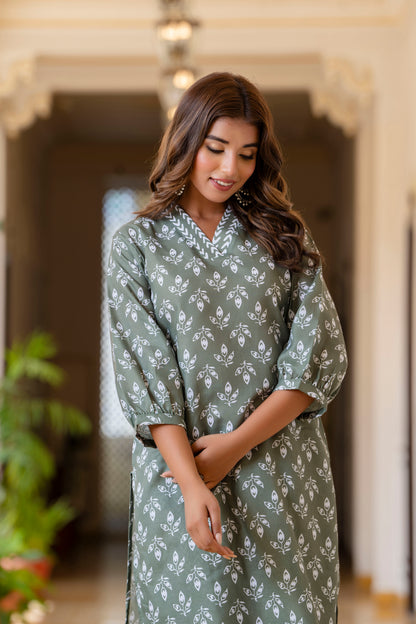 TARSHIKA GREEN FLORAL COTTON BLEND KURTA WITH AFGHANI PANT SET